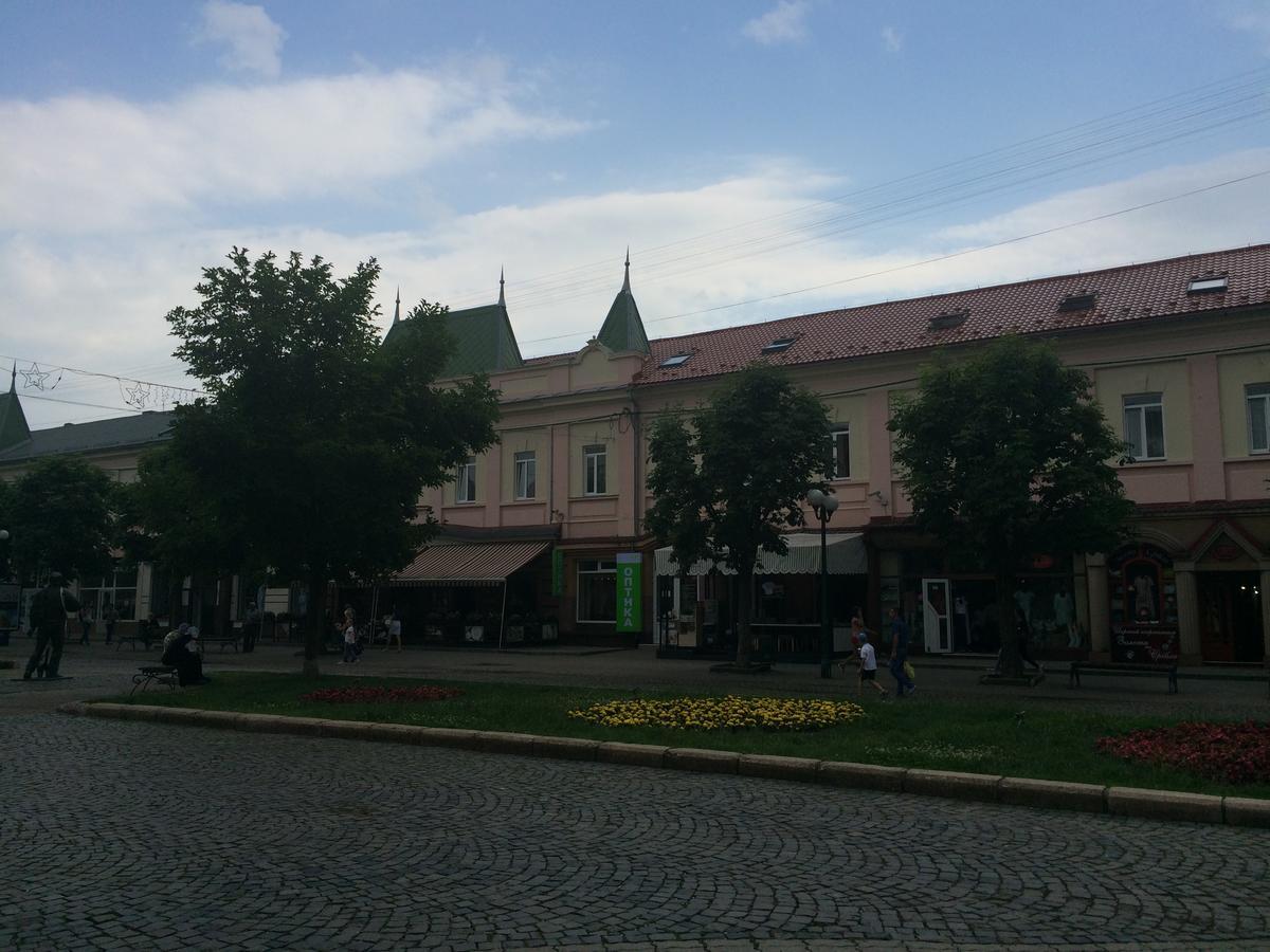 Centre Hostel Mukachevo Exterior foto